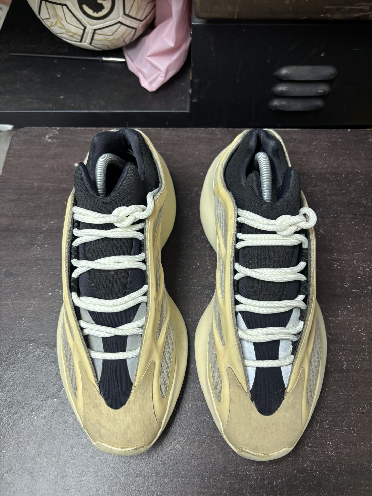 Adidas Yeezy 700 Azel - photo 2