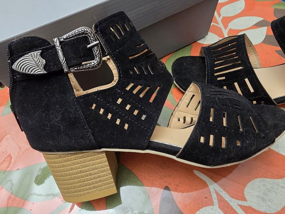 Ladies Buckled Black Platform Shoes 7.5US 38EU New - photo 4