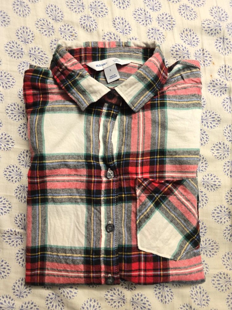 Old Navy Boy's Classic Plaid Shirt Size S - photo 4