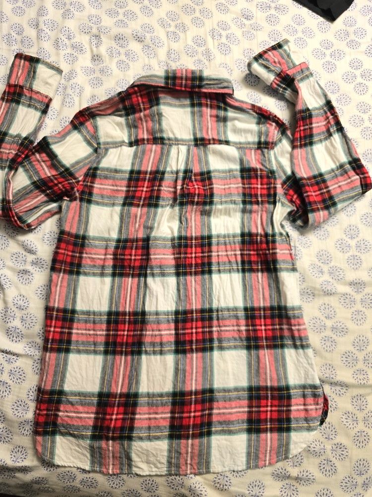 Old Navy Boy's Classic Plaid Shirt Size S - photo 5