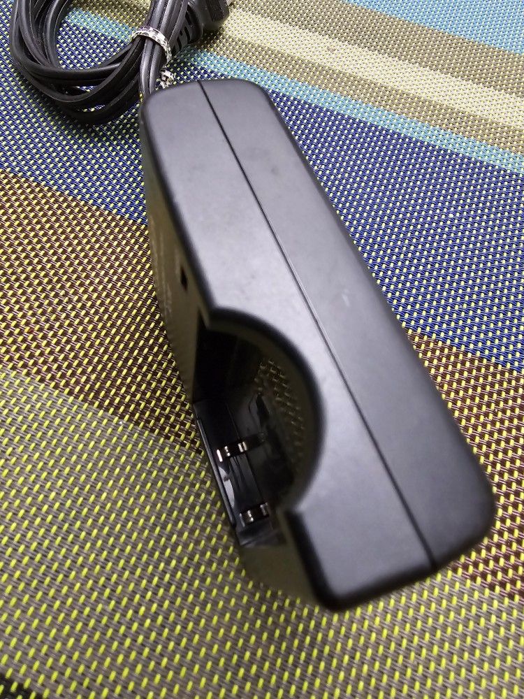 Minolta Lithium Ion BC-200  BATTERY CHARGER with Power Cord - photo 5