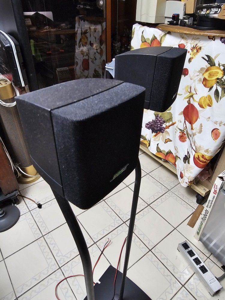Bose Single Cube Jewel Speakers With OEM Bose Stand - photo 2