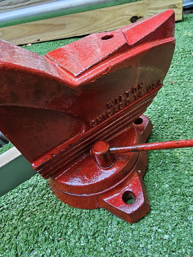 4 In. Heavy-Duty Bench Vise - photo 2