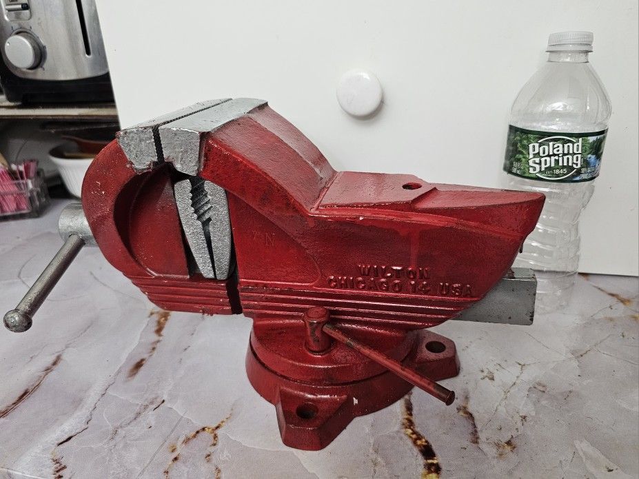 4 In. Heavy-Duty Bench Vise - photo 4