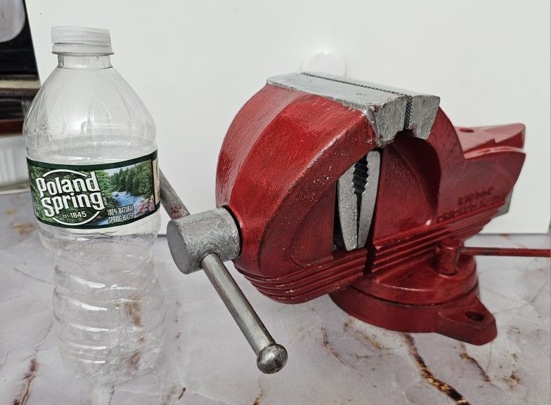 4 In. Heavy-Duty Bench Vise - photo 5