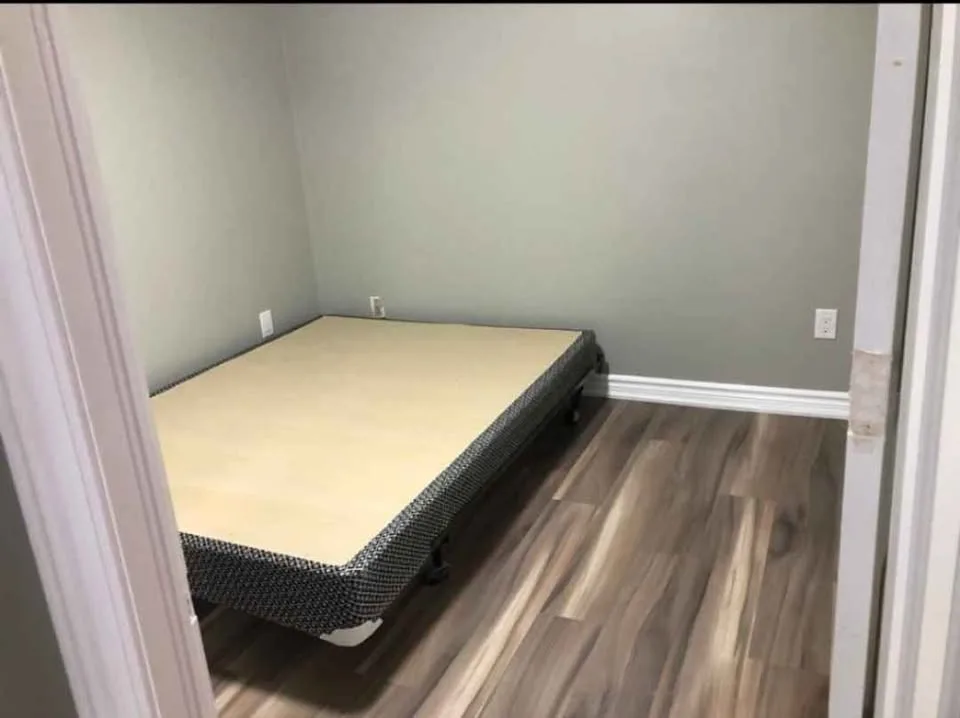 1 Bed 1 Bath - House image indicator(5)