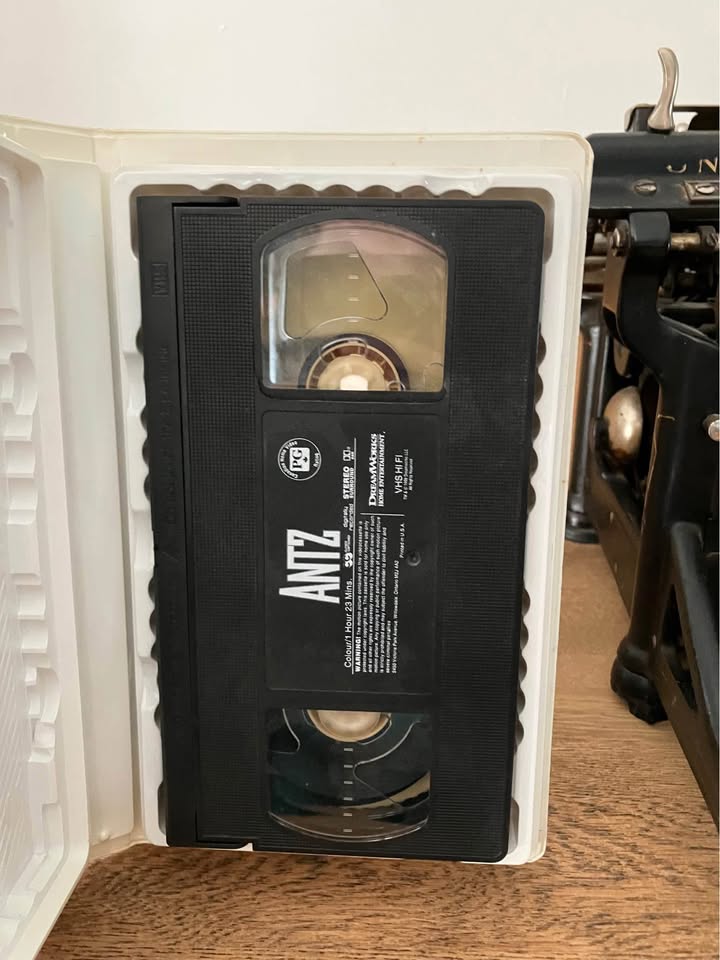 Antz VHS Movie - photo 2