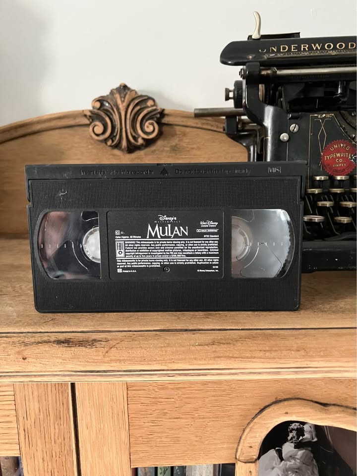 Disney Mulan VHS - photo 2