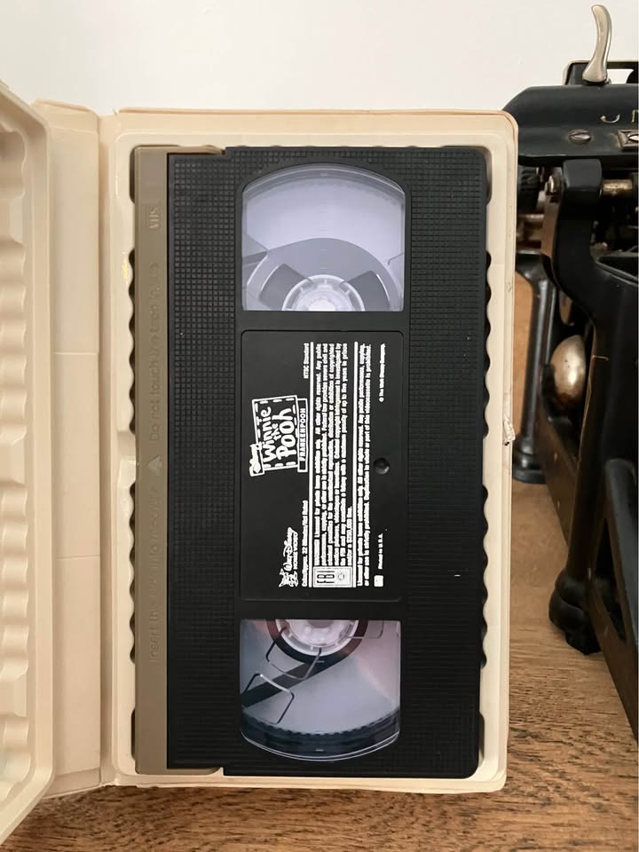 Disney Winnie the Pooh Frankenpooh VHS - photo 2