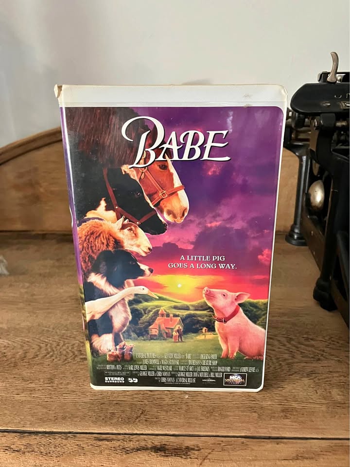 Babe VHS Tape