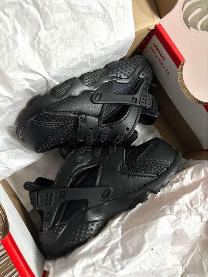 Nike Huarache Run Shoes 5C toddler - photo 2