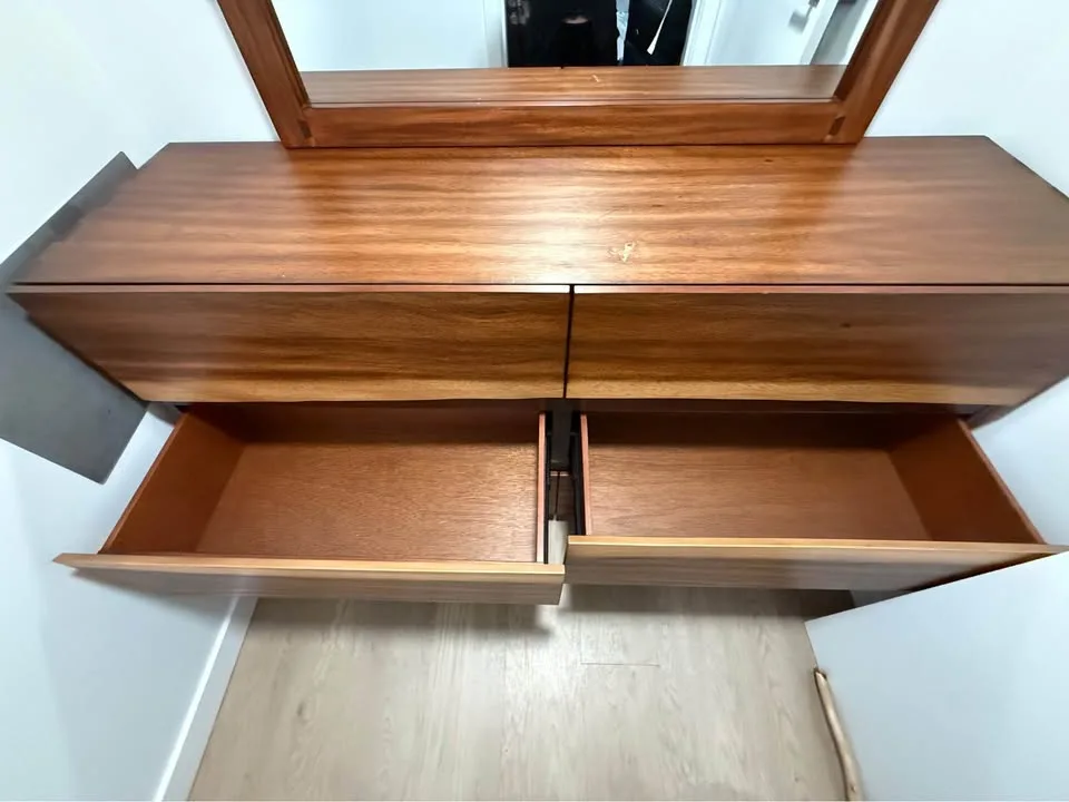 6 Drawer Dresser with Large Mirror - Coaster Furniture image indicator(5)