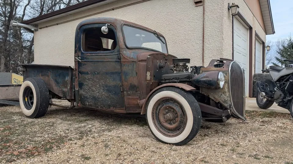 1937 Chevrolet 1500 Regular Cab image indicator(2)