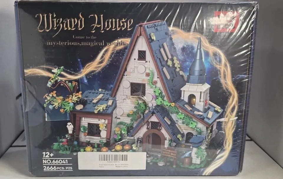 Wizard House Set 2666pcs - Brand New image indicator(2)