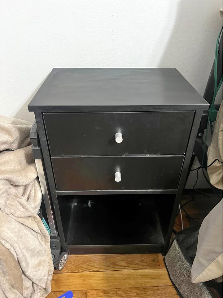 Night stand (2)