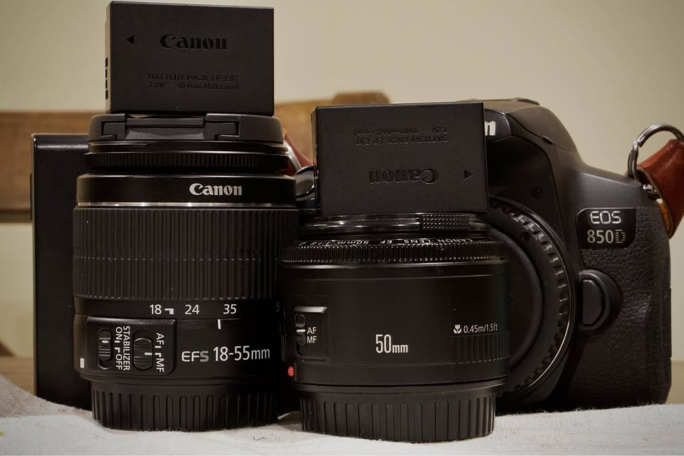 Canon EOS 850D - photo 2