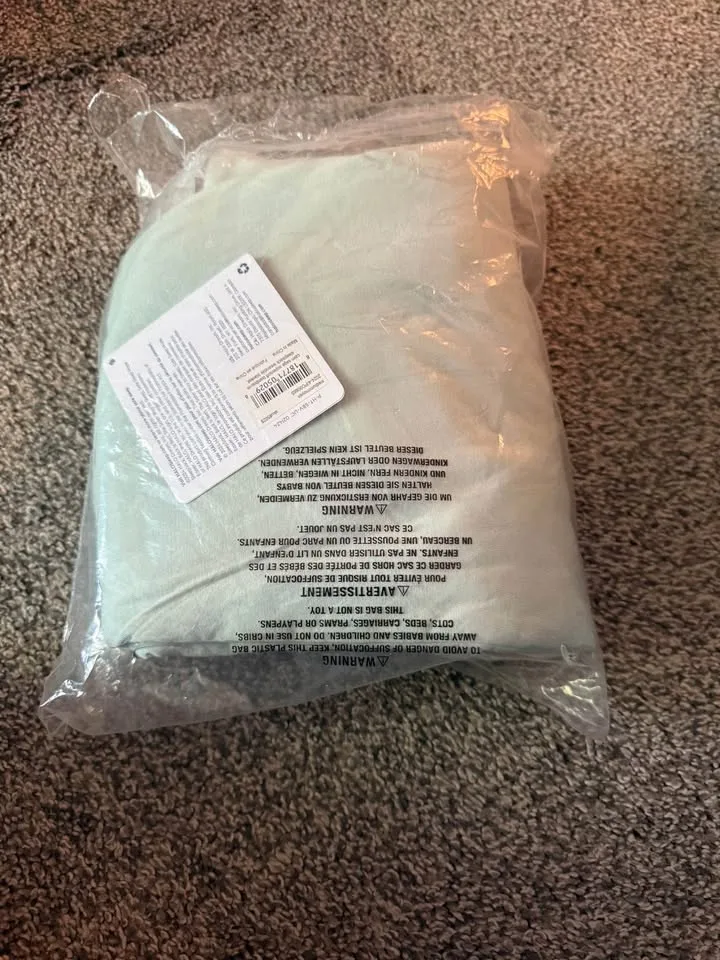Brand new Halo sleep sack small size image indicator(2)