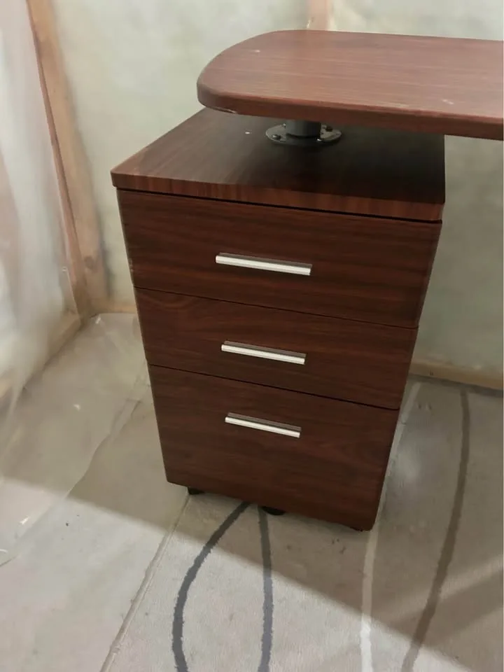 Desk with 3 drawers image indicator(2)