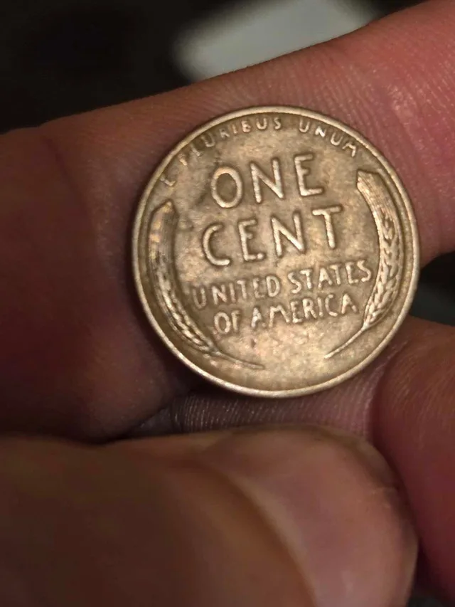 Various U.S and Canada 1 Cent coins (1915-1950) image indicator(8)