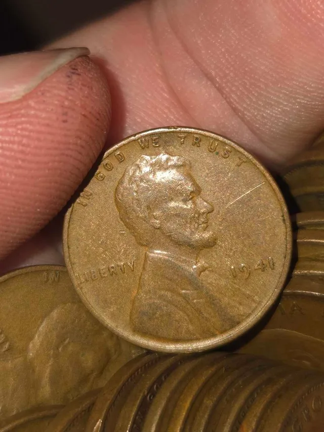 Various U.S and Canada 1 Cent coins (1915-1950) image indicator(9)