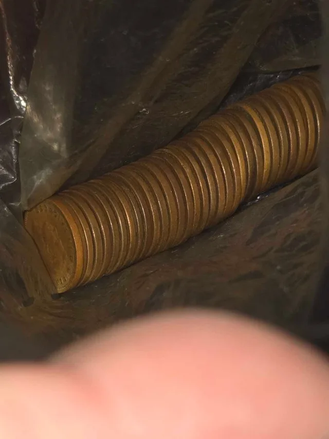 Various U.S and Canada 1 Cent coins (1915-1950) image indicator(10)