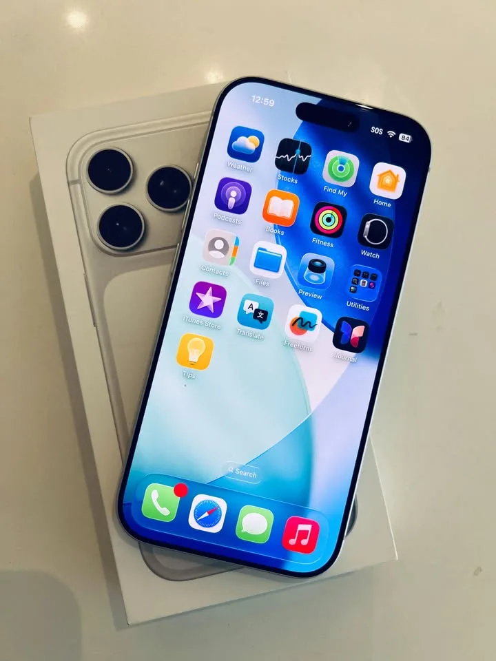 iPhone 17 Pro Silver 256GB Unlocked | New image indicator(2)