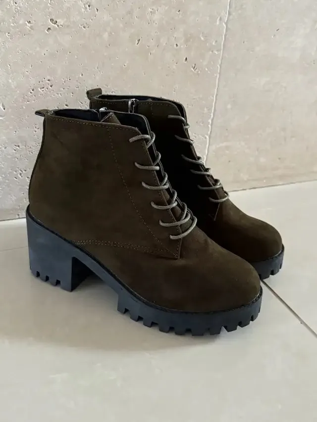 Brand New Green Ankle Boots image indicator(2)