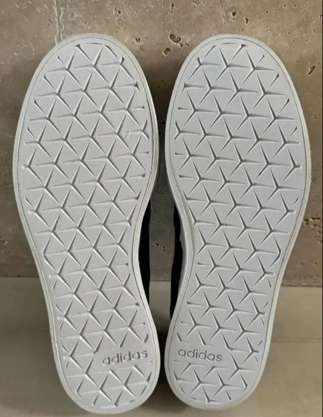 Brand New Womens Adidas Broma Sneakers image indicator(3)