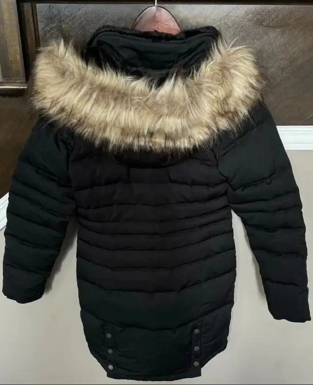 New Hollister Puffer Winter Coat image indicator(3)