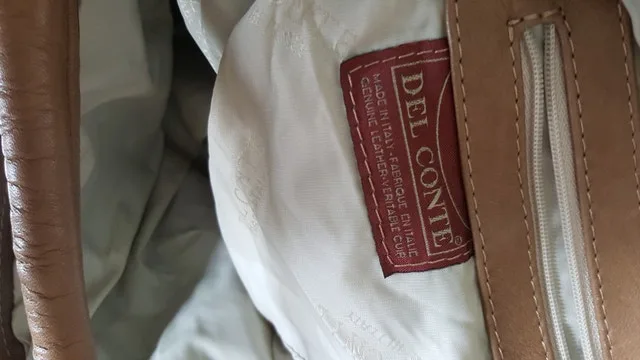 Del Conte Leather Purse image indicator(2)