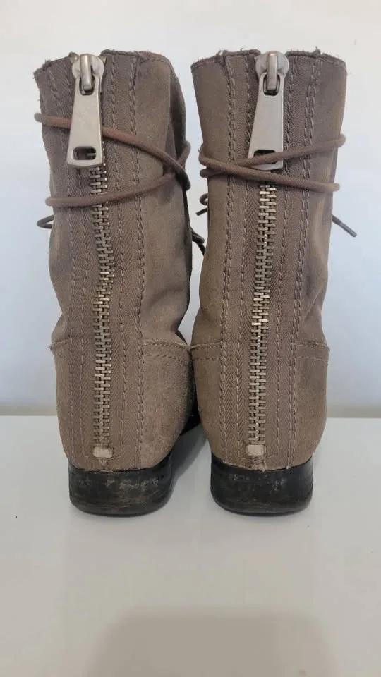 Women's size 8 Aldo Leather/Suede Combat Boots image indicator(2)