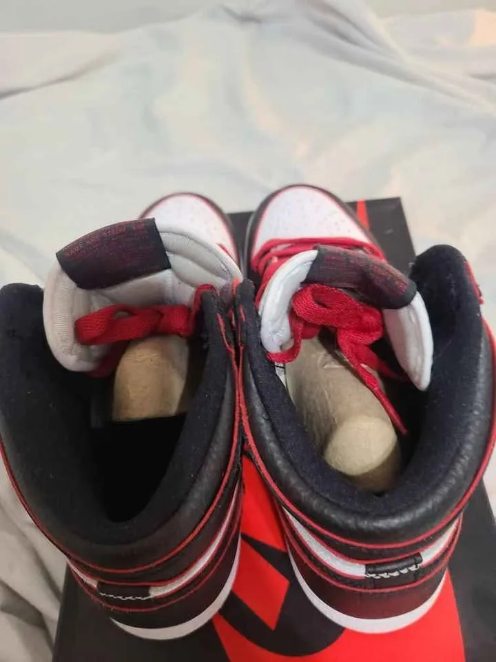 Jordan 1 Retro High Bloodline size 6 men's image indicator(5)