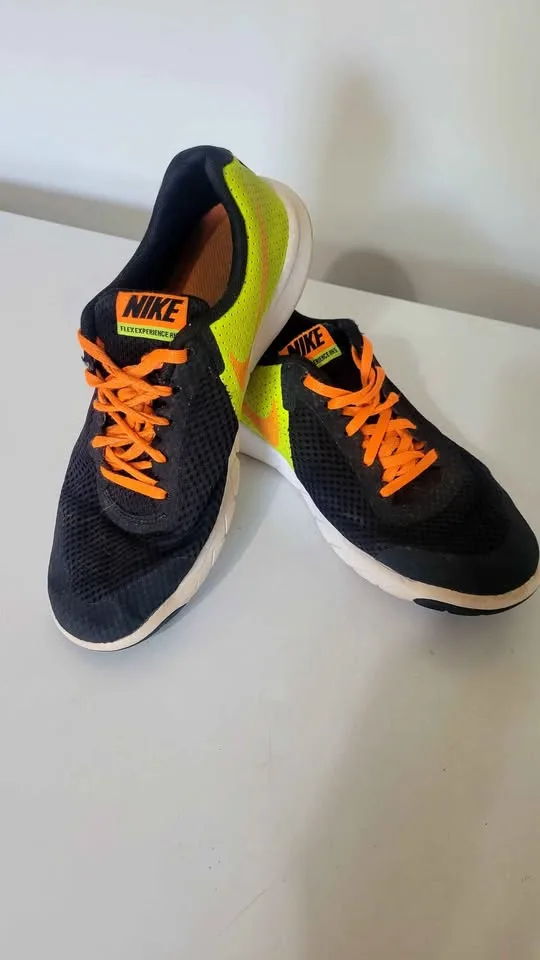 Boys Nike Flex Experience RN5 Shoe Size 4Y image indicator(2)