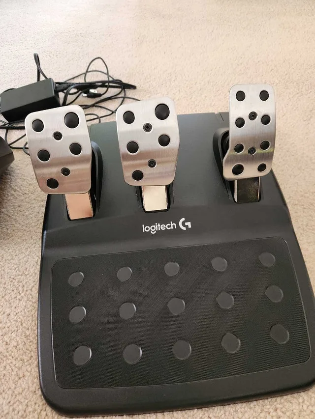 Logitech G920 Racing Wheel and Pedals image indicator(3)