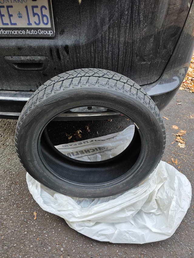 Bridgestone Blizzak 235 55 20