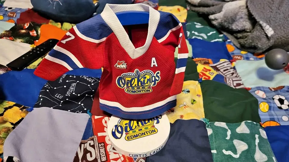 Miniature Curtis Lazar jersey and stand thumbnail