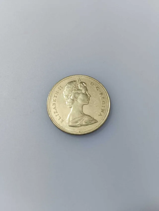 1969 Canadian Fifty Cent Coin image indicator(2)