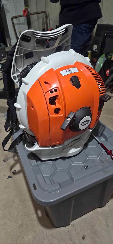 Stihl BR600 Backpack Leaf Blower