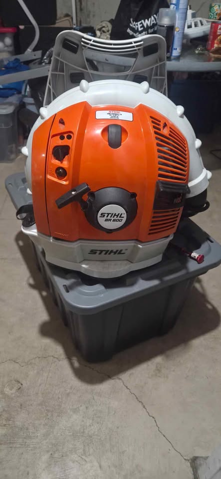 Stihl BR600 Backpack Leaf Blower - photo 2