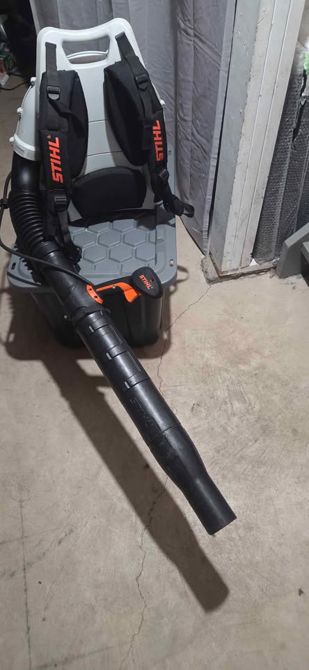 Stihl BR600 Backpack Leaf Blower - photo 4
