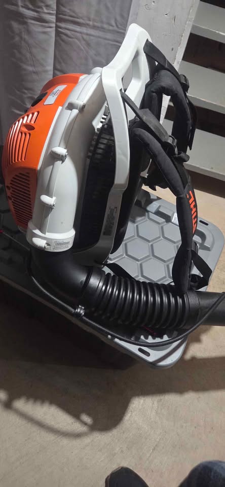 Stihl BR600 Backpack Leaf Blower - photo 5