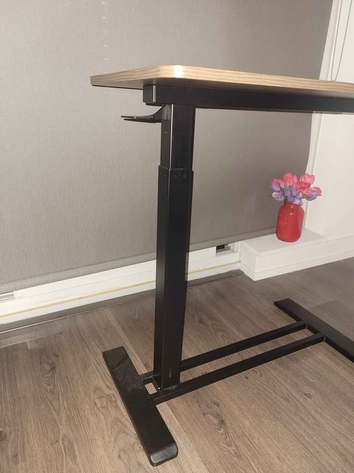Adjustable Side Table - photo 2