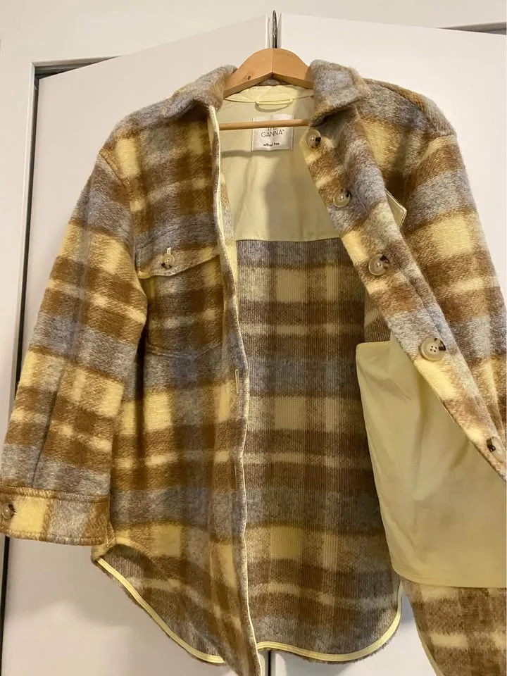 Aritzia The Ganna shacket image indicator(3)