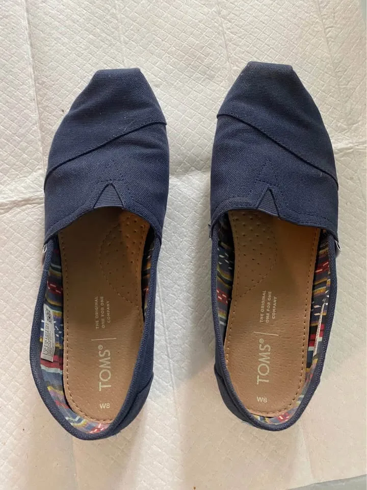 Tom’s women’s shoes image indicator(2)