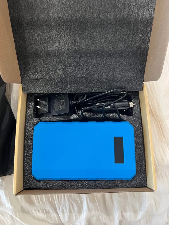 Brand new portable charger - photo 3