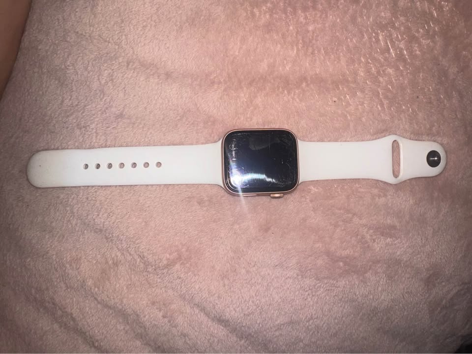 Apple Watch Series 4 - photo 2