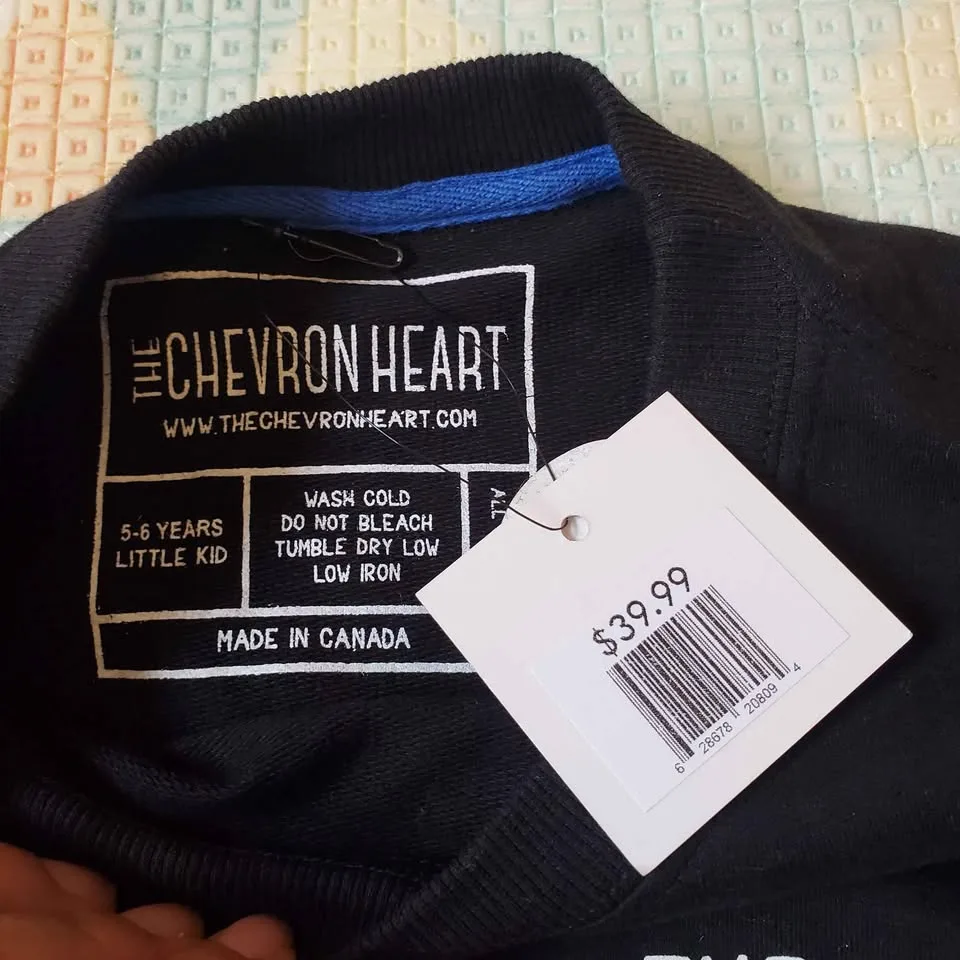 BNWT The Future Looks Like Me Sweater - 5-6 yrs image indicator(2)