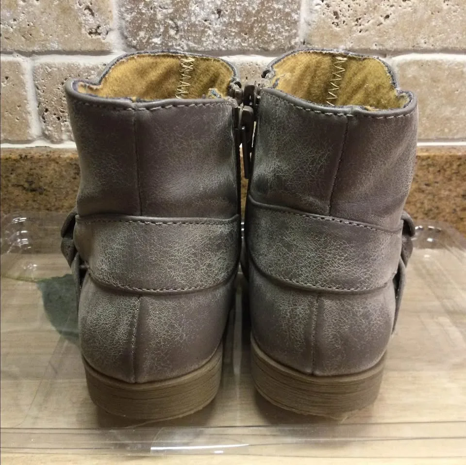 EUC Toddler Girl Boots - 8M image indicator(4)