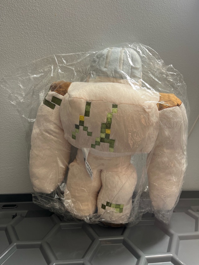 Minecraft Iron Golem Plush - photo 3