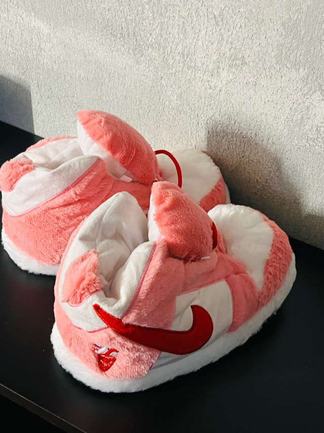 Unisex Sneaker Slippers- Size 9-10 - photo 3